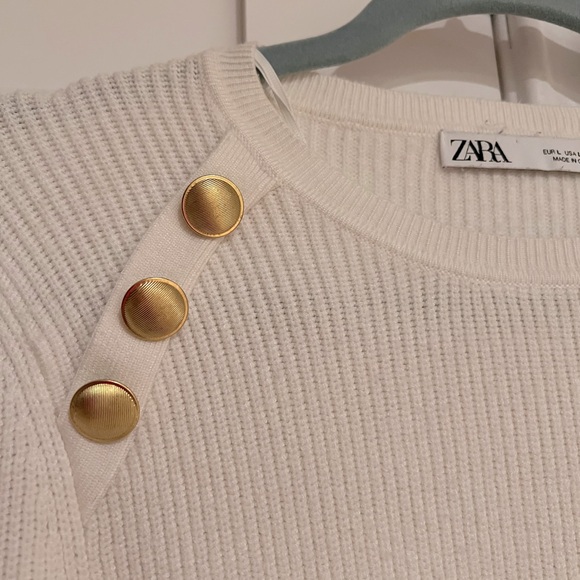 Zara white sweater with gold button detail Size Large EUC - Picture 2 of 5